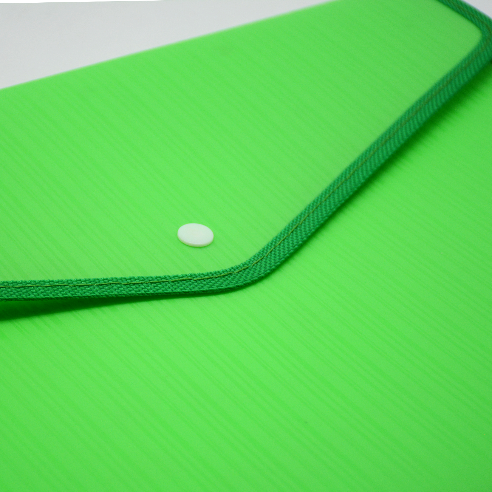 ملف بلاستيكي_ زر الوان فسفورية