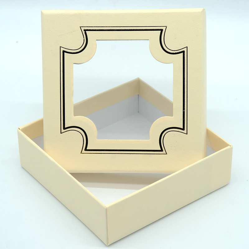 CHOCOLATE BOX 12X12X4CM (9 SECTION) GOLDEN PARTITION W/CREAM COVER