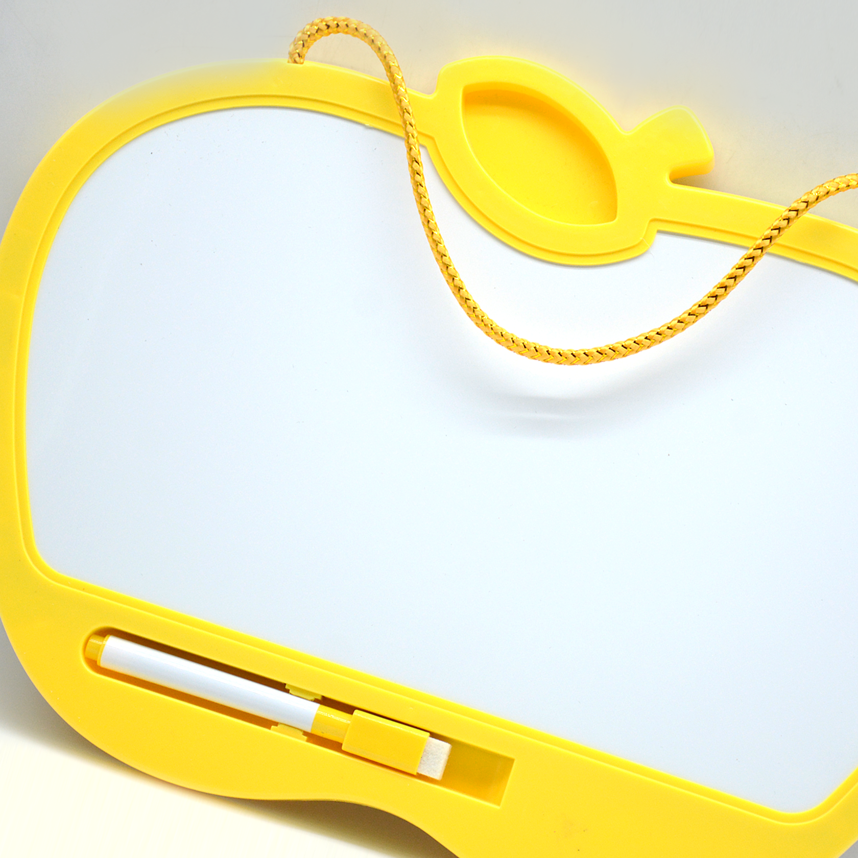 APPLE SHAPE WHITE BOARD+BLACK BOARD W/CHALK AND MARKER