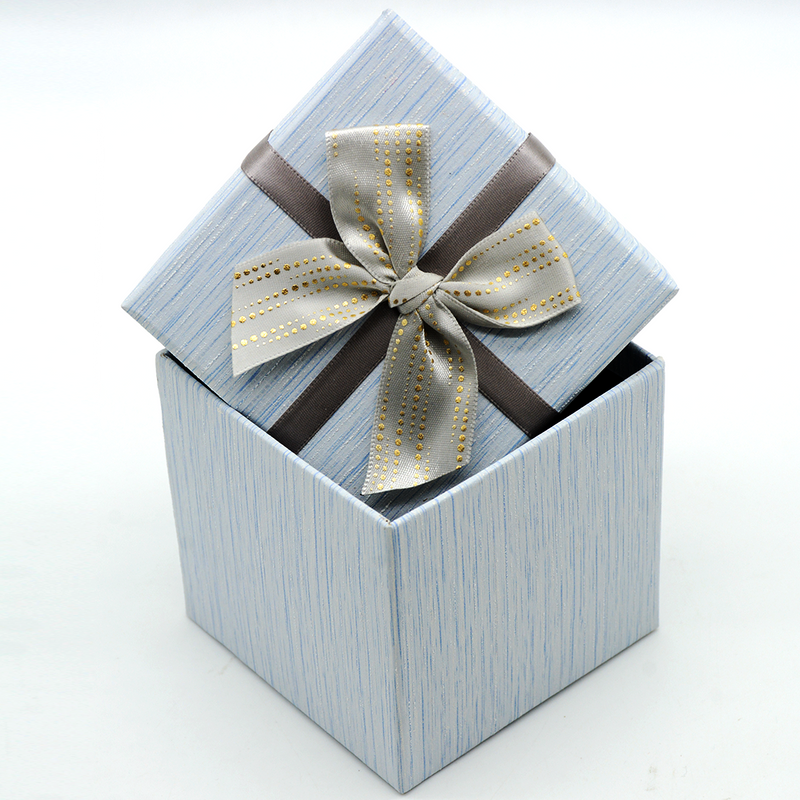 PAPER GIFT BOX SQUARE 10X10X9.5CM 0813602