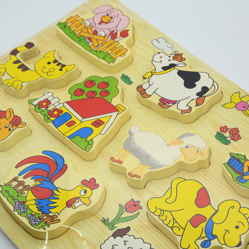 WOODEN PUZZLE BOARD- FARM ANIMALS