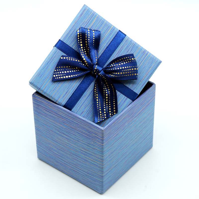 PAPER GIFT BOX SQUARE 10X10X9.5CM 0813601