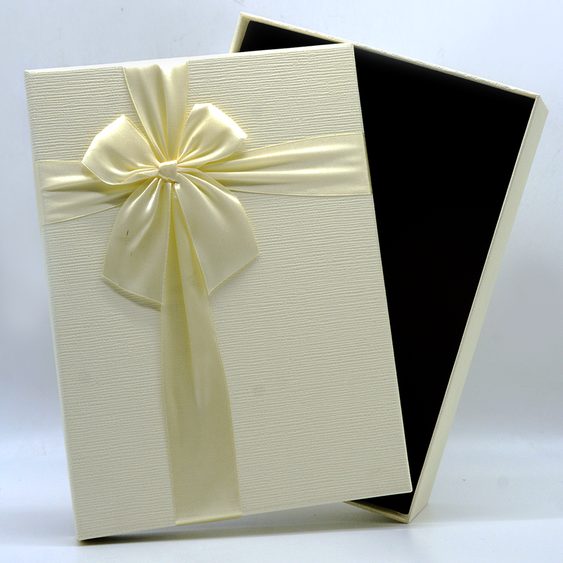 RECTANGLE PAPER GIFT BOX W/RIBBON CREAM -LARGE