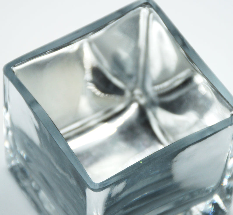 CONCAVE SQUARE GLASS 8X8X8CM